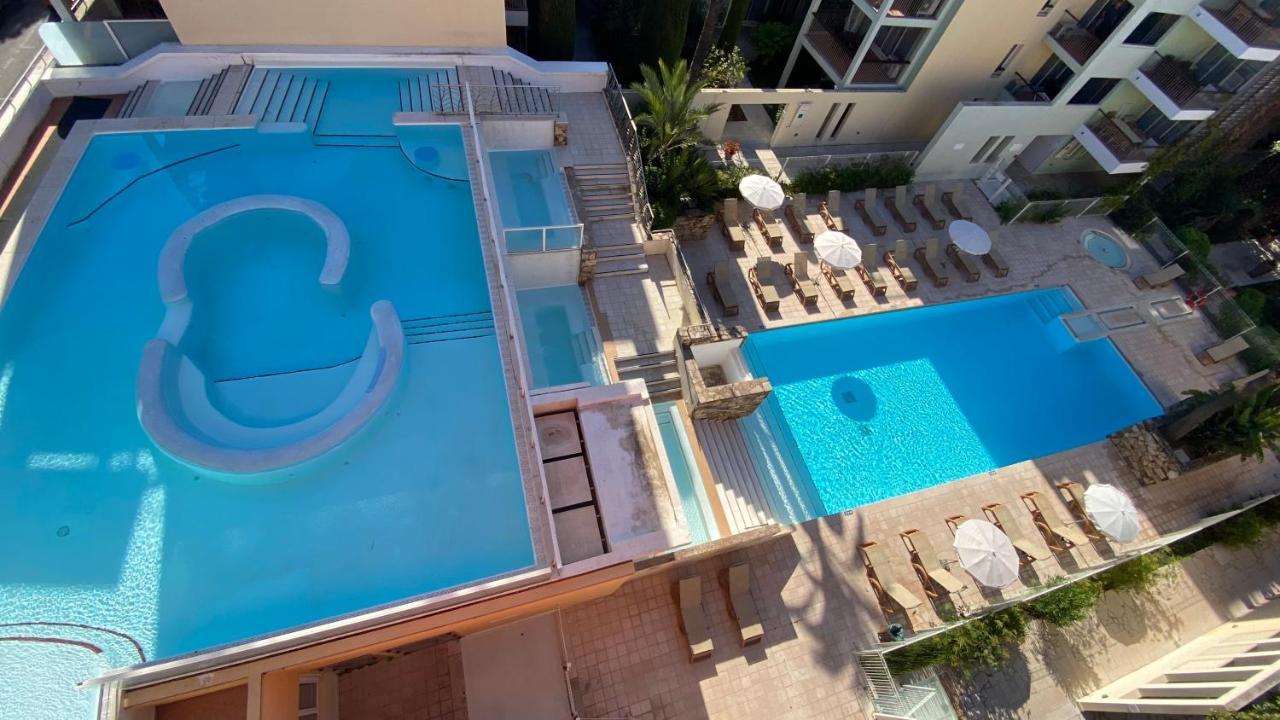 Penthouse Vue Mer Avec Rooftop,Jacuzzi,Et Parking Prive Antibes Exterior foto