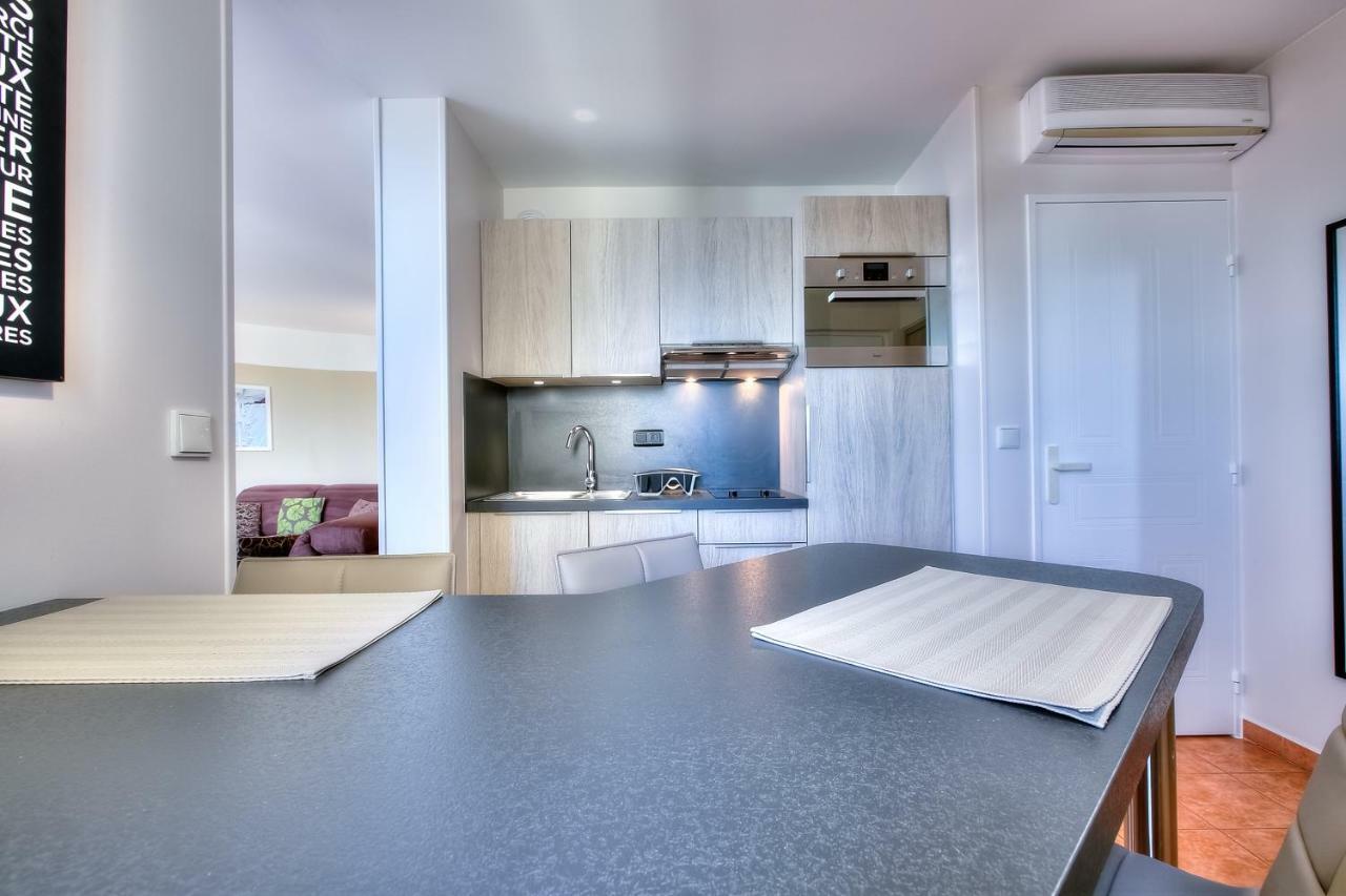 Penthouse Vue Mer Avec Rooftop,Jacuzzi,Et Parking Prive Antibes Exterior foto